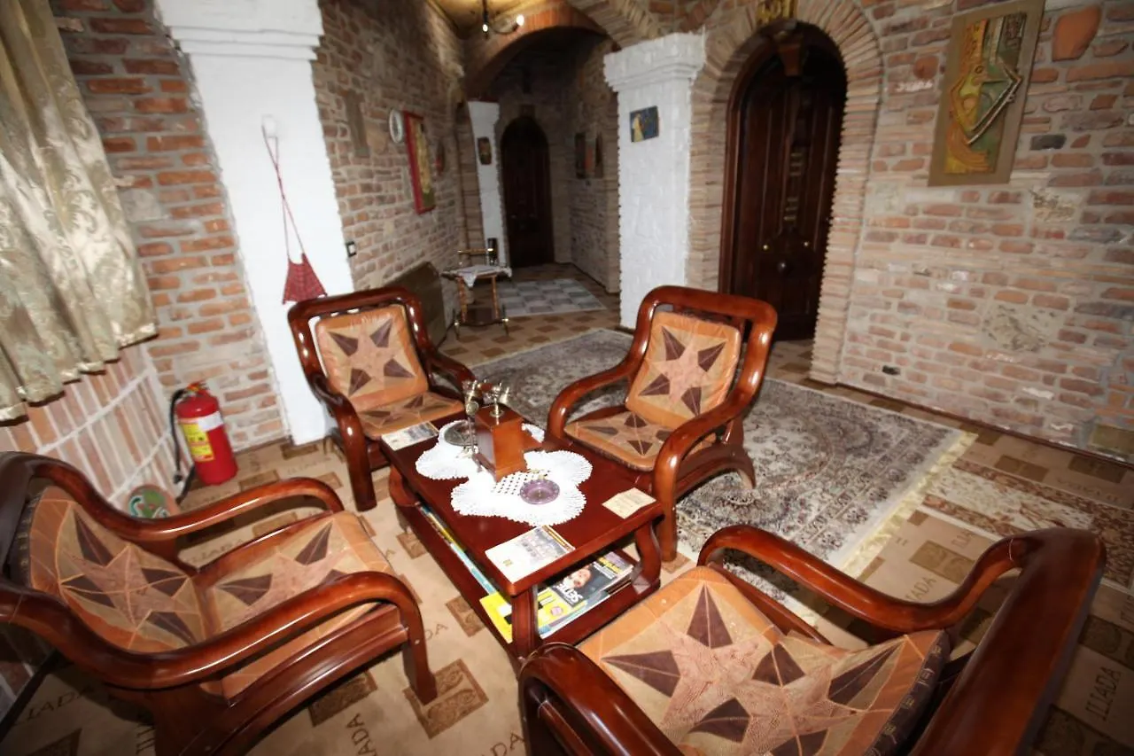 Hotel Iliada Tirana 4*,